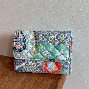Vera Bradley wallet (compact)
